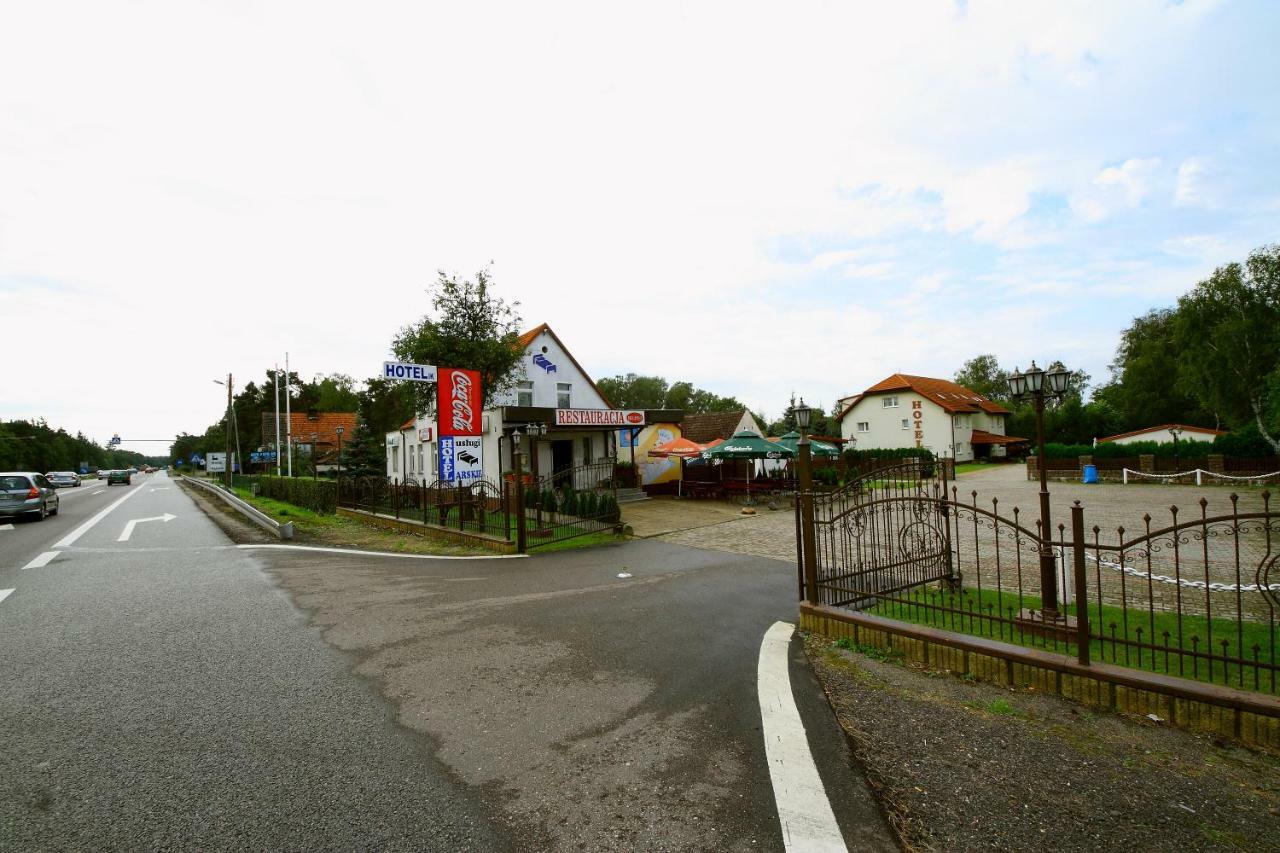 Restaurant & Hostel "Broadway" Kliniska Экстерьер фото